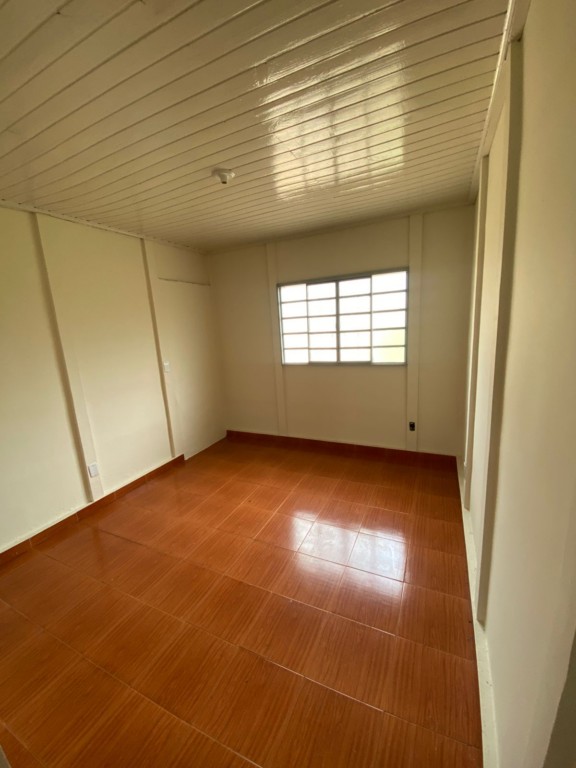 Casa Residencial para venda no Nucleo Habitacional Afonso Alves de em Apucarana com 360m² por R$ 400.000,00