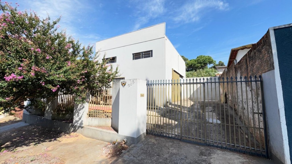 Barracão_galpão para locacao no Jardim Eldorado em Apucarana com 0m² por R$ 1.200,00