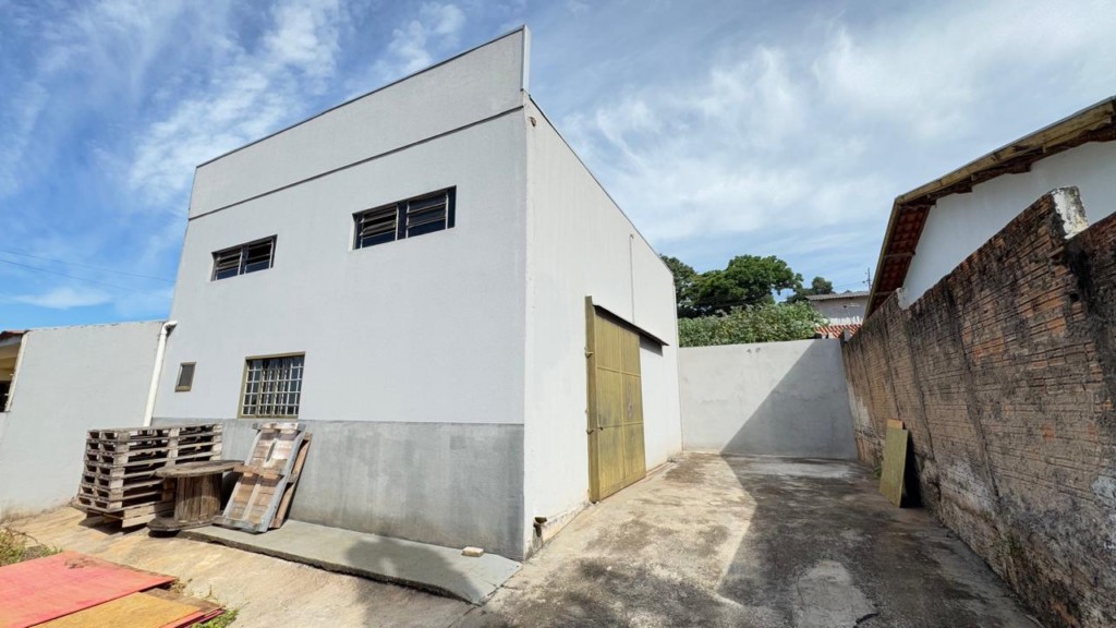 Barracão_galpão para locacao no Jardim Eldorado em Apucarana com 0m² por R$ 1.200,00