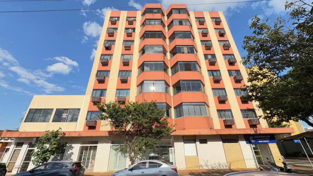 Apartamento para locacao no Centro em Apucarana com 0m² por R$ 1.700,00