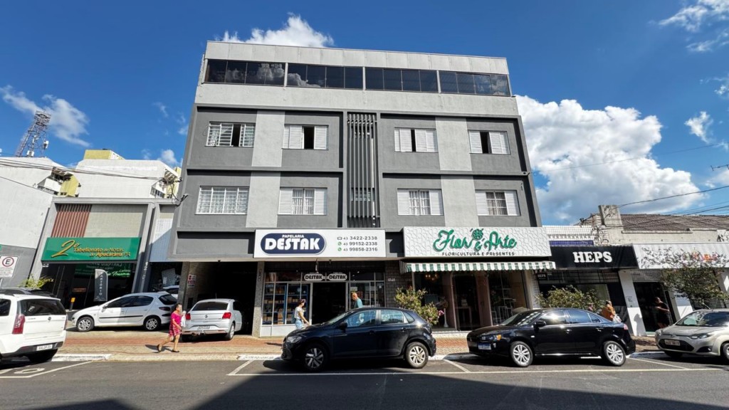 Apartamento para locacao no Centro em Apucarana com 0m² por R$ 2.800,00