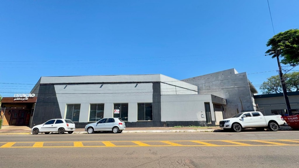 Salão para locacao no Barra Funda em Apucarana com 0m² por R$ 4.000,00