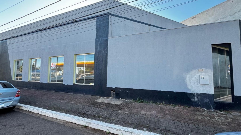 Salão para locacao no Barra Funda em Apucarana com 0m² por R$ 4.000,00