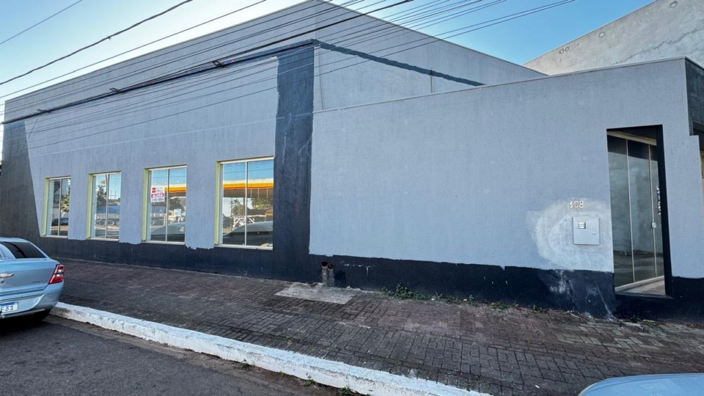 Salão para locacao no Barra Funda em Apucarana com 0m² por R$ 4.000,00