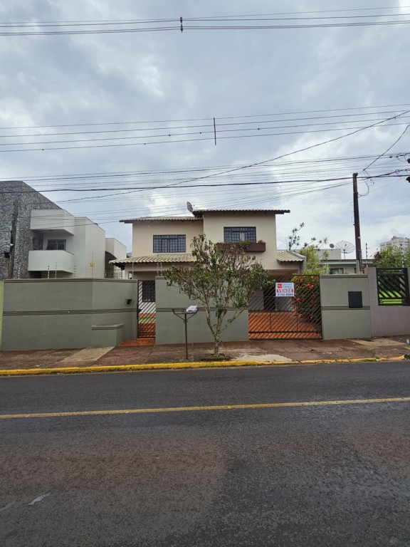 Casa Comercial para venda no Jardim Sao Pedro em Apucarana com 585m² por R$ 1.500.000,00