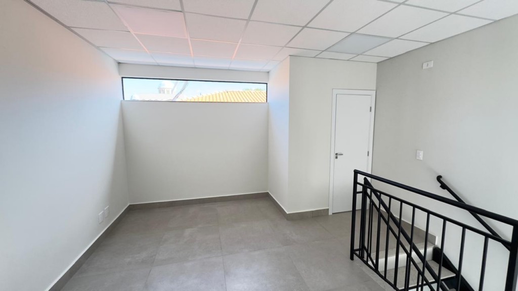 Sala Comercial para locacao no Jardim Sao Pedro em Apucarana com 0m² por R$ 2.500,00