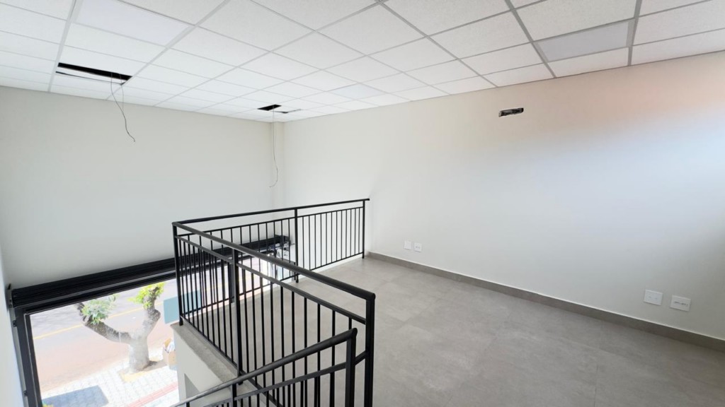 Sala Comercial para locacao no Jardim Sao Pedro em Apucarana com 0m² por R$ 2.500,00