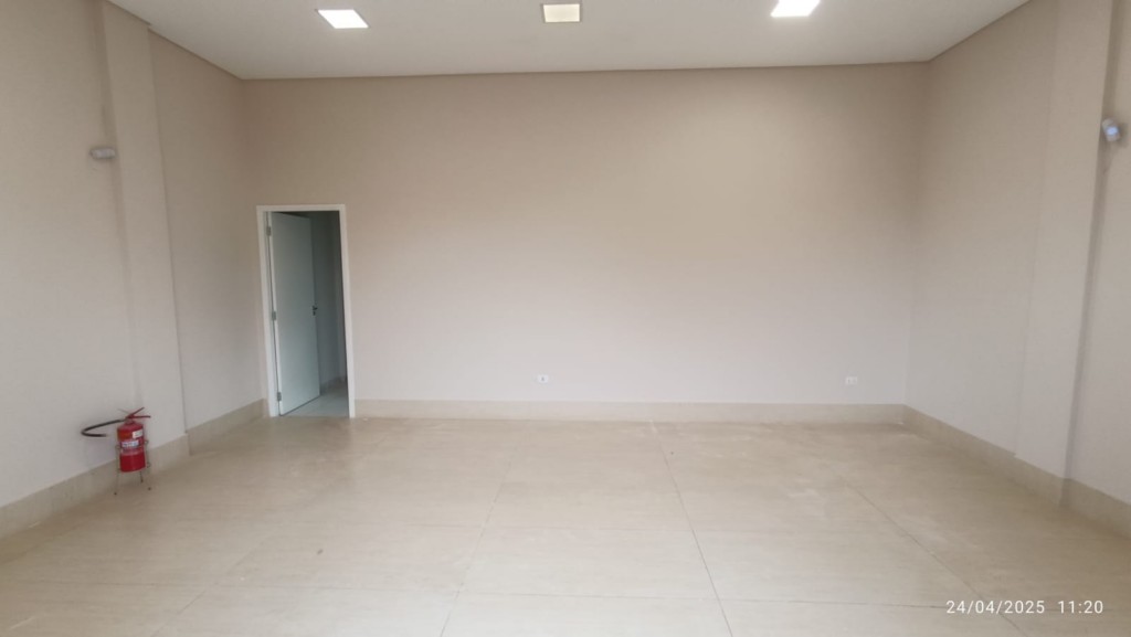 Sala Comercial para locacao no Centro em Apucarana com 0m² por R$ 2.300,00