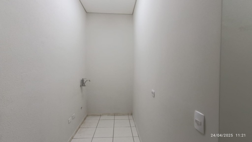 Sala Comercial para locacao no Centro em Apucarana com 0m² por R$ 2.300,00