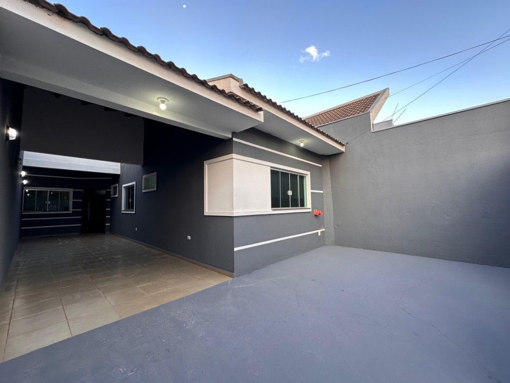 Casa Residencial para venda no Loteamento Santo Expedito II em Apucarana com 176m² por R$ 395.000,00