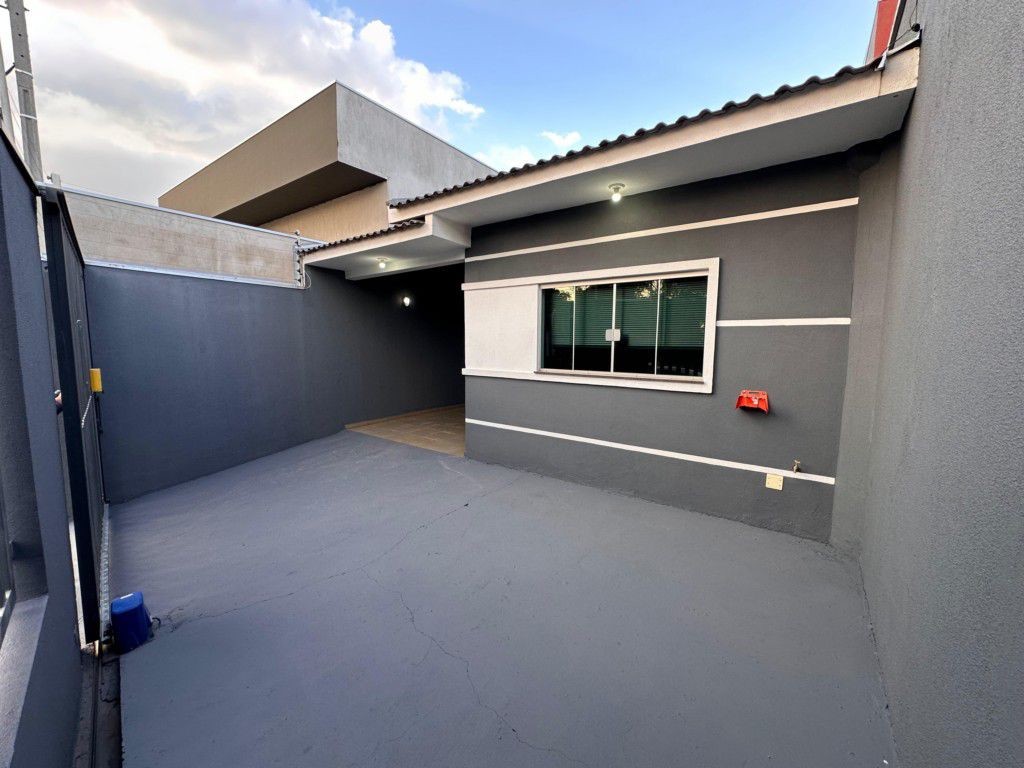 Casa Residencial para venda no Loteamento Santo Expedito II em Apucarana com 176m² por R$ 395.000,00