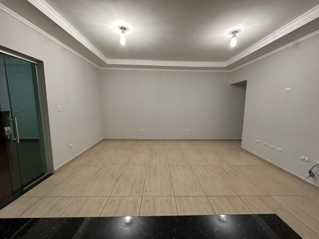 Casa Residencial para venda no Loteamento Santo Expedito II em Apucarana com 176m² por R$ 395.000,00