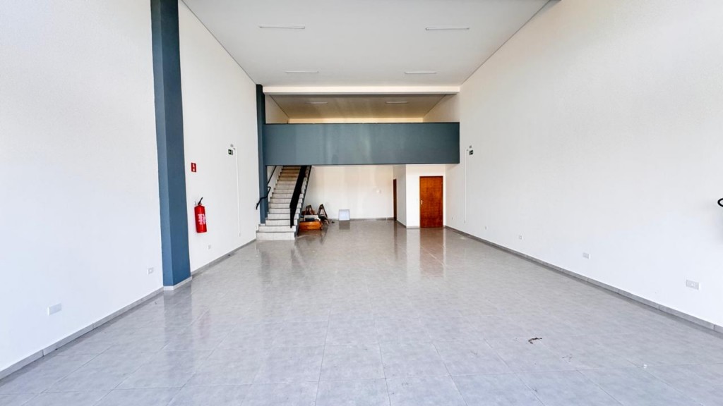Sala Comercial para locacao no Centro em Apucarana com 0m² por R$ 2.900,00