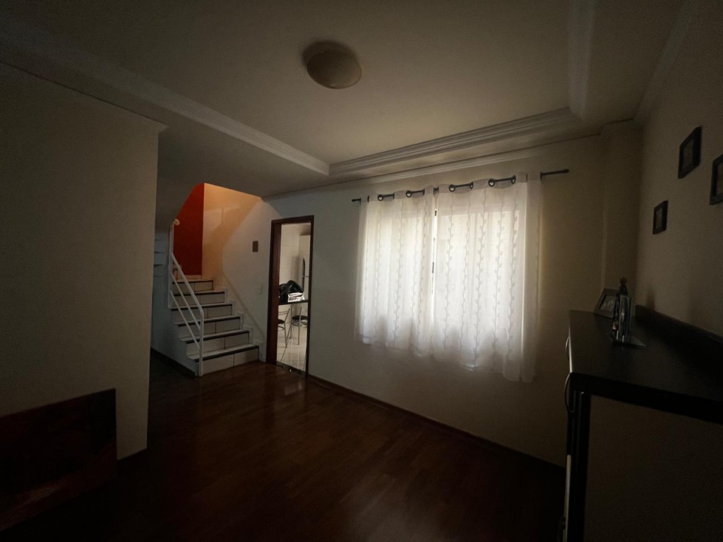 Sobrado para locacao no Centro em Apucarana com 0m² por R$ 2.800,00