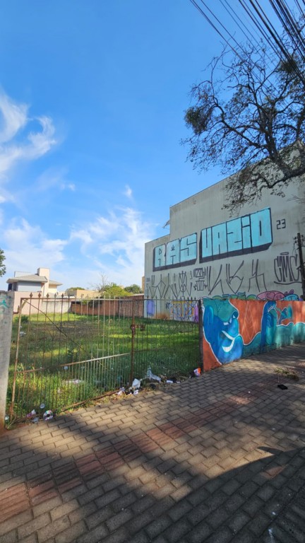 Terreno Comercial para venda no Centro em Apucarana com 675m² por R$ 2.000.000,00