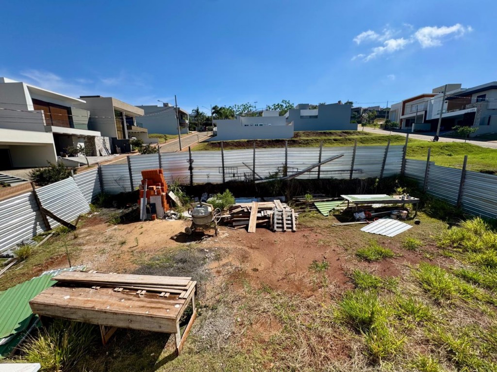 Terreno em Condomínio para venda no Vivere Parc Condominio Resort em Apucarana com 220m² por R$ 260.000,00