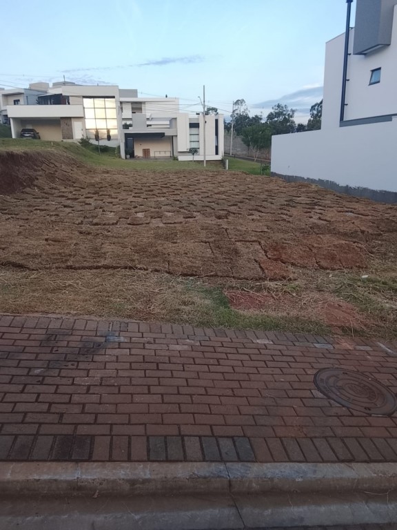 Terreno em Condomínio para venda no Vivere Parc Condominio Resort em Apucarana com 220,00m² por R$ 260.000,00