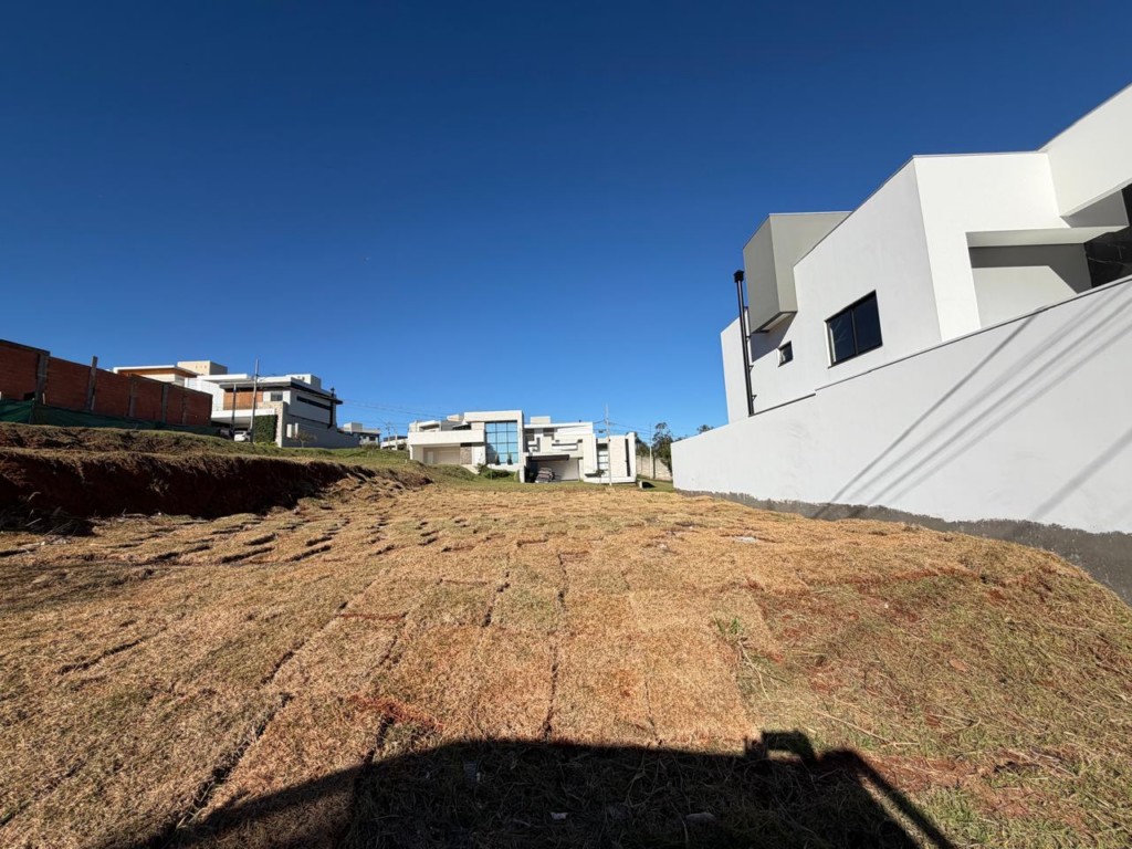 Terreno em Condomínio para venda no Vivere Parc Condominio Resort em Apucarana com 220,00m² por R$ 260.000,00