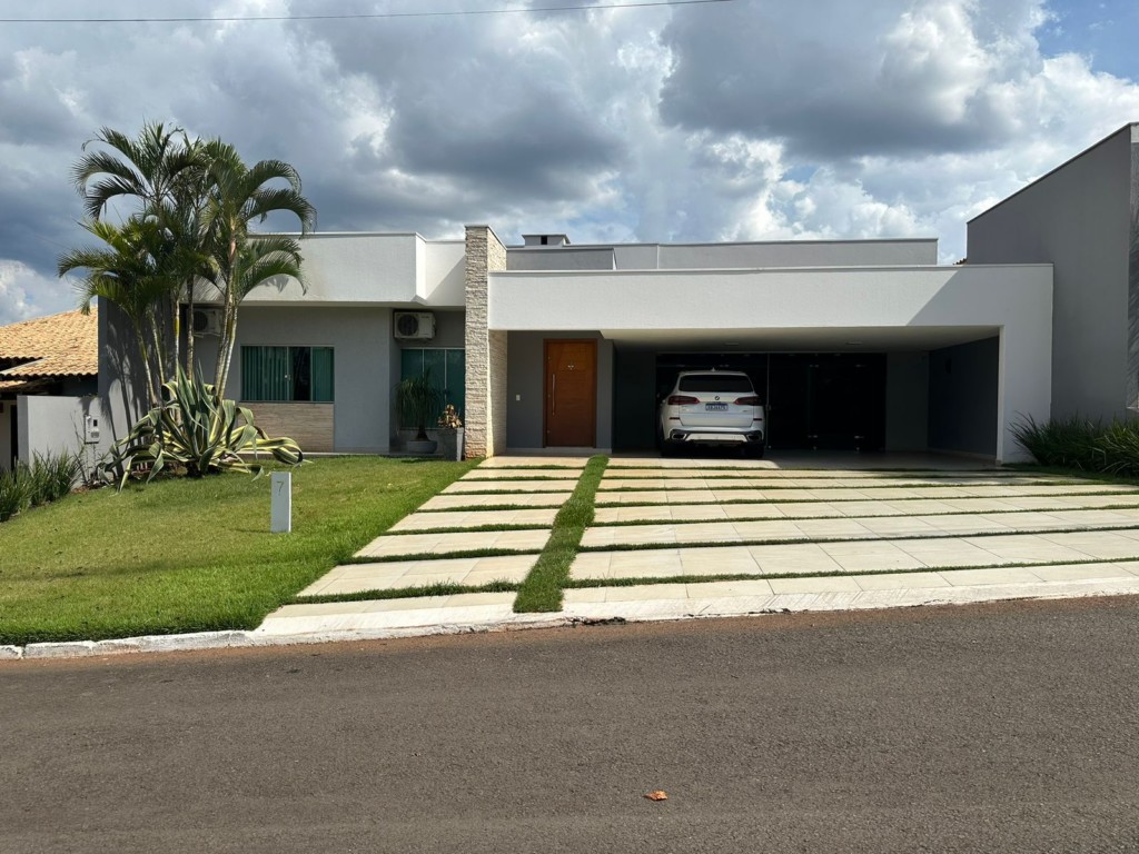 Casa em Condomínio para venda no Jardim Menegazzo em Apucarana com 660m² por R$ 1.800.000,00