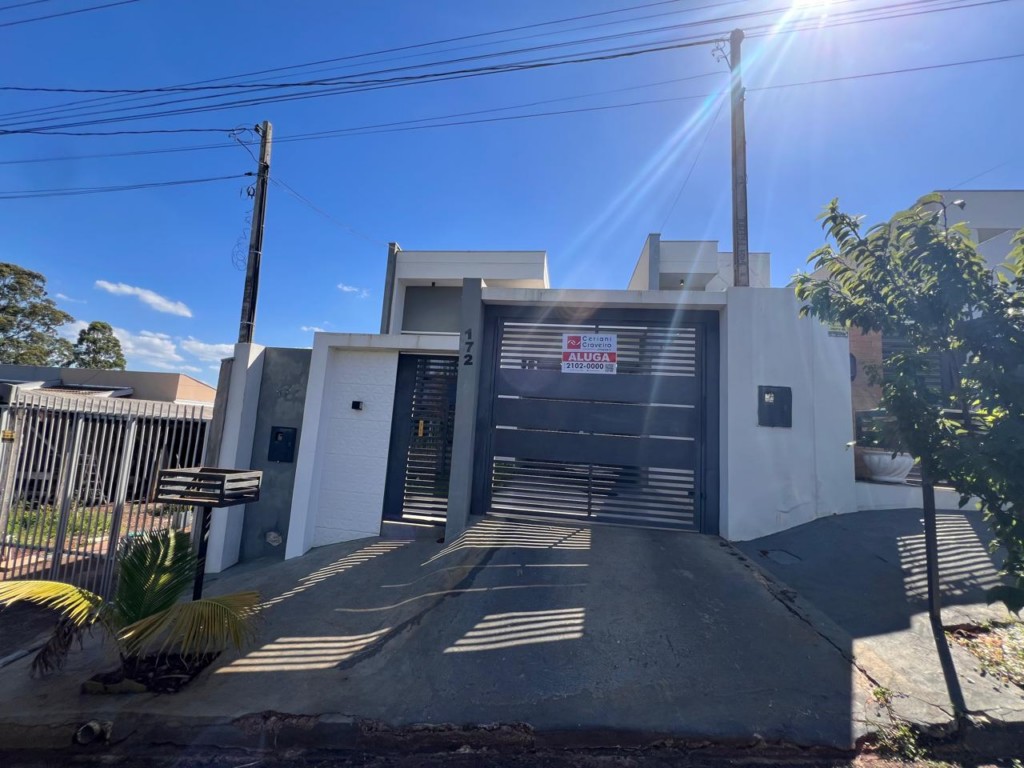 Residência para locacao no Jardim Flamingos em Apucarana com 0m² por R$ 2.500,00