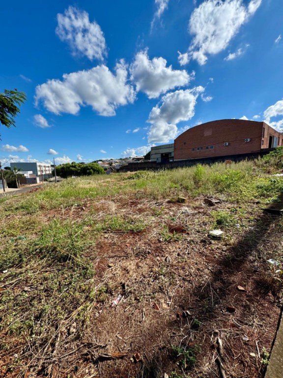 Terreno para venda no Vila Sao Carlos em Apucarana com 1.450,95m² por R$ 1.100.000,00
