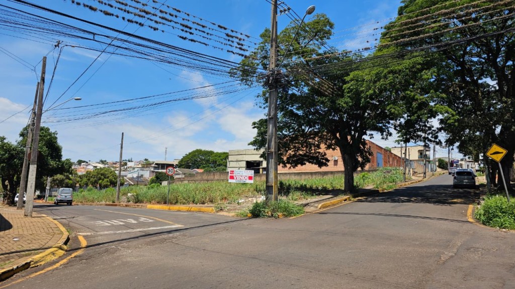 Terreno para venda no Vila Sao Carlos em Apucarana com 1.450,95m² por R$ 1.100.000,00