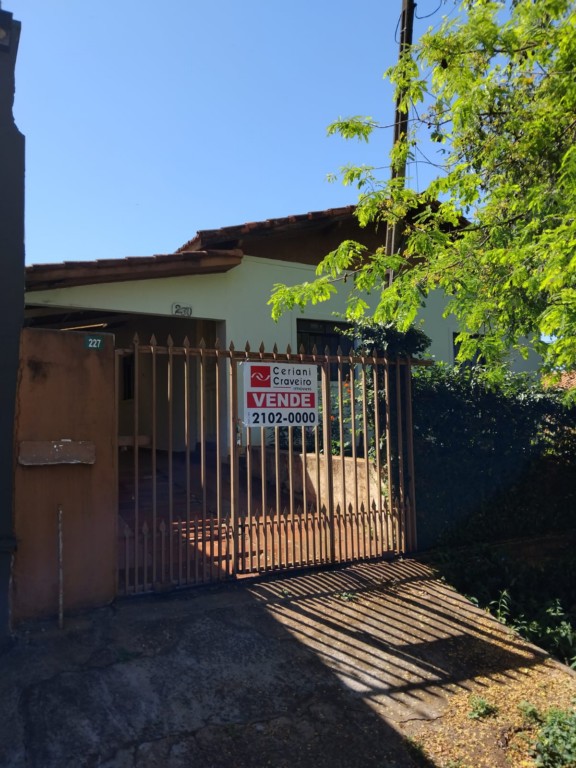 Residência para venda no Jardim Fulton em Apucarana com 309,59m² por R$ 175.000,00