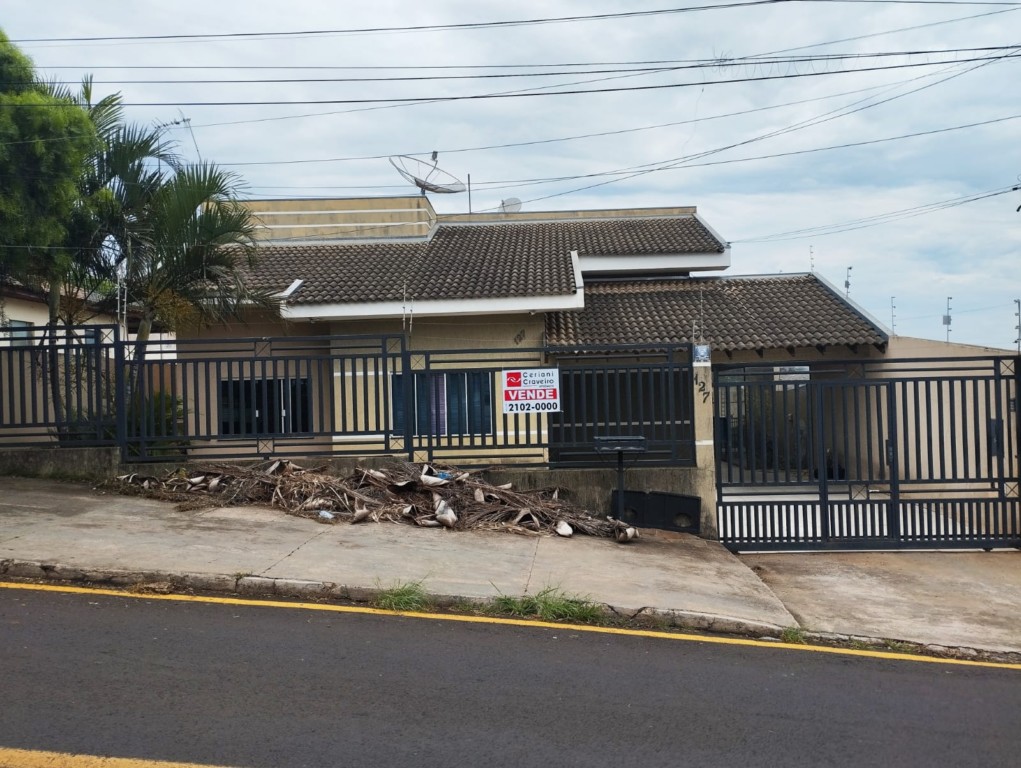 Residência para venda no Vila Vitoria Regia em Apucarana com 396,97m² por R$ 390.000,00