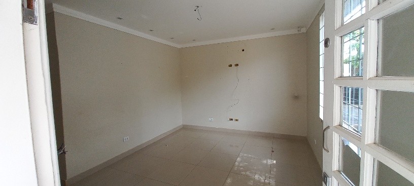 Sala Comercial para locacao no Centro em Apucarana com 0m² por R$ 3.500,00