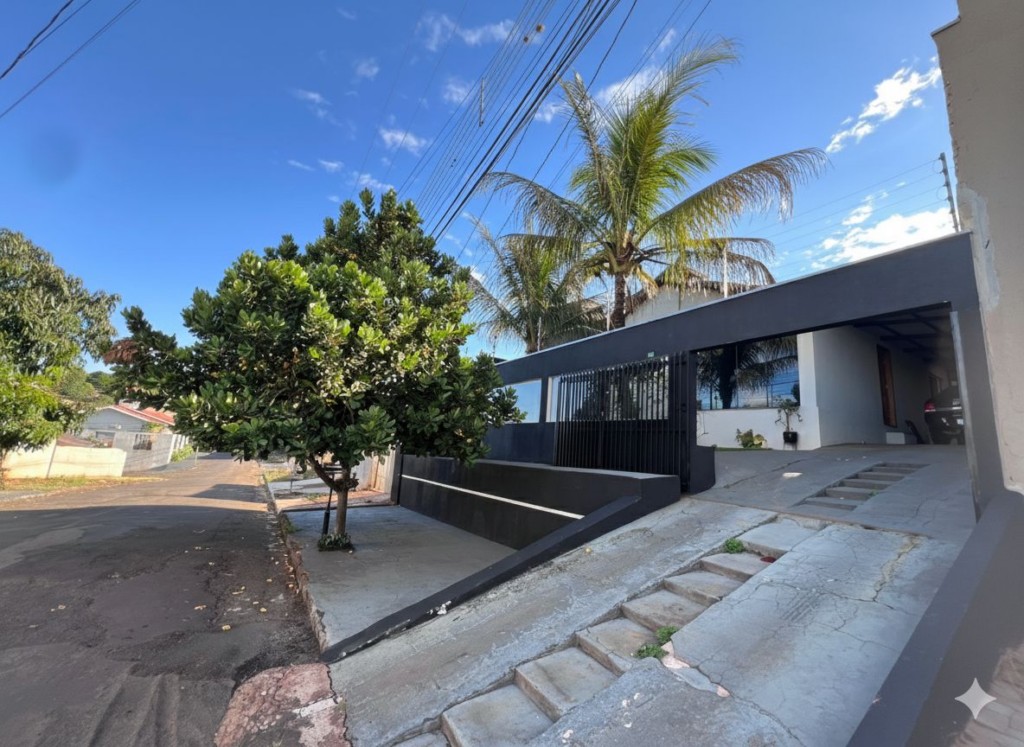 Residência para locacao no Centro em Apucarana com 0m² por R$ 2.500,00