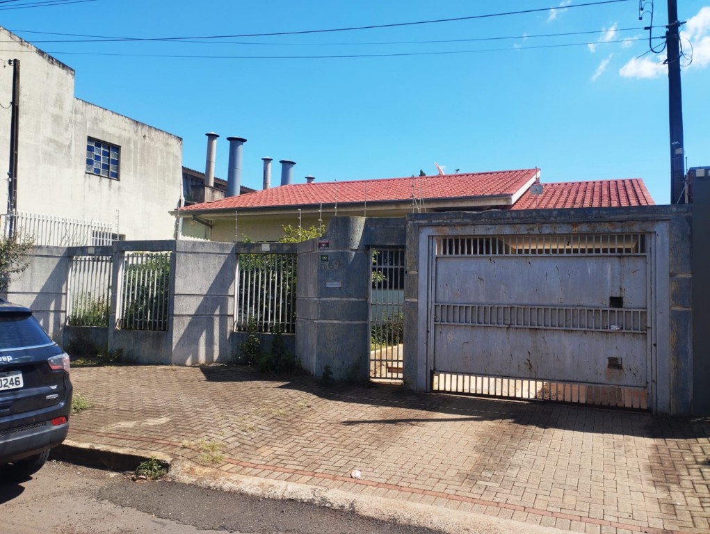 Residência para venda no Jardim Apucarana em Apucarana com 468,75m² por R$ 590.000,00