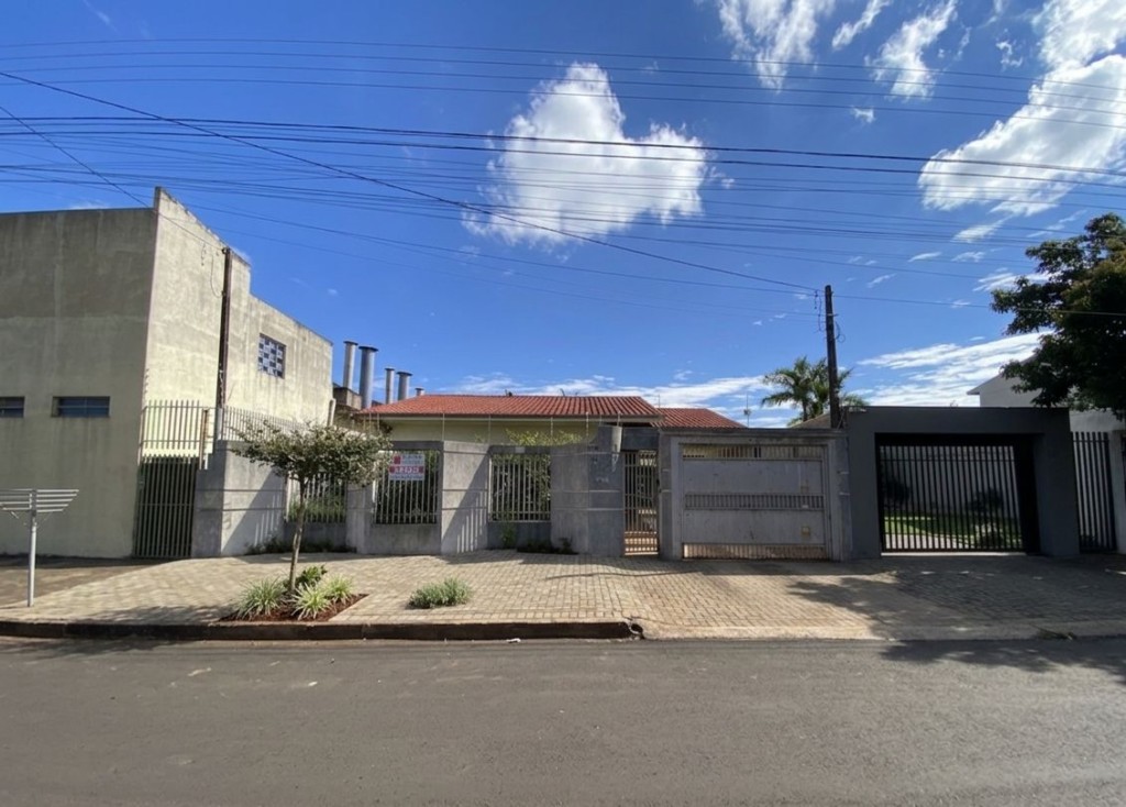 Residência para venda no Jardim Apucarana em Apucarana com 468,75m² por R$ 590.000,00