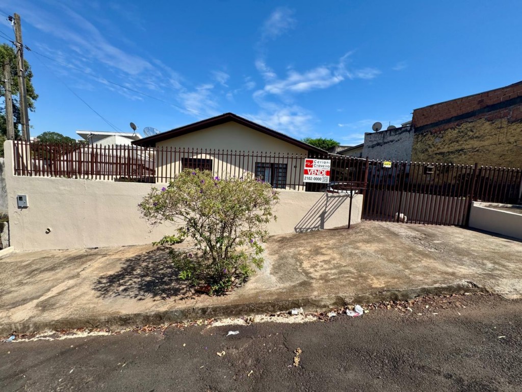 Residência para venda no Vila Country Club em Apucarana com 309,59m² por R$ 230.000,00