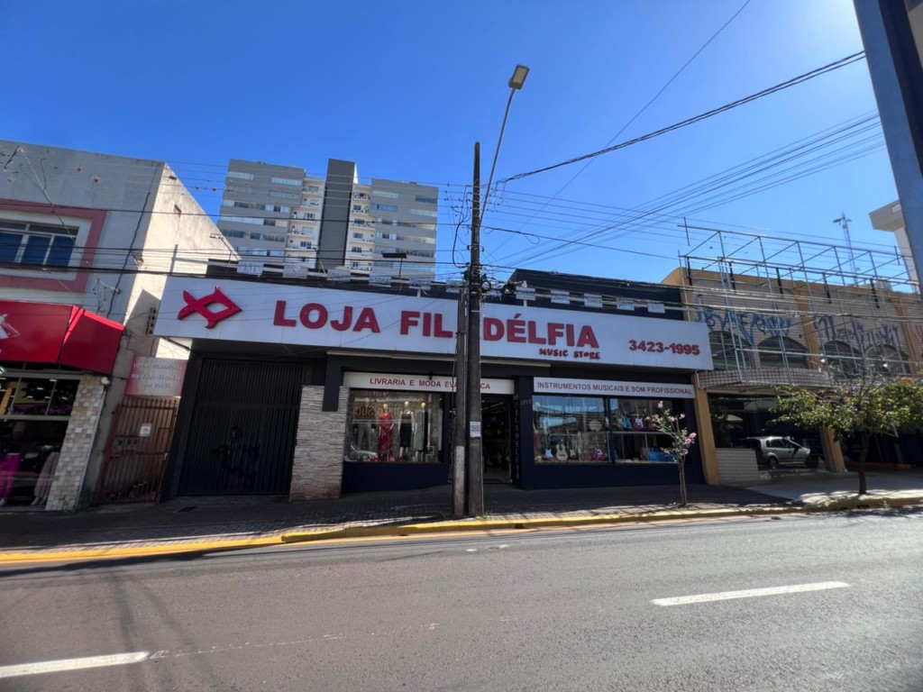 Salão para locacao no Centro em Apucarana com 0m² por R$ 20.000,00