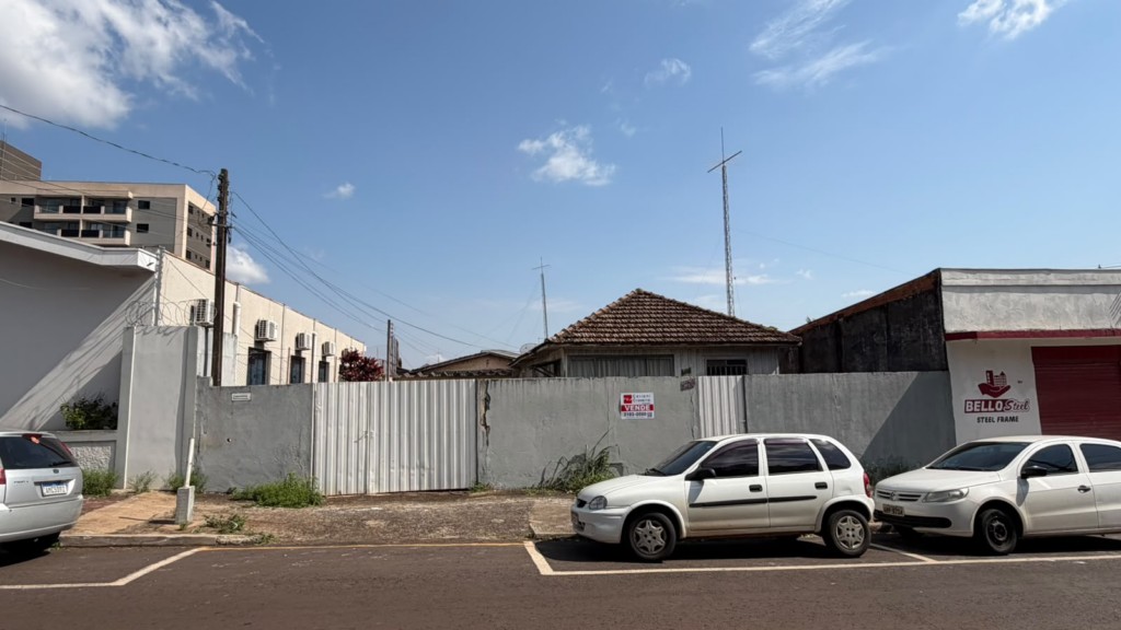 Terreno Comercial para venda no Barra Funda em Apucarana com 600,00m² por R$ 800.000,00