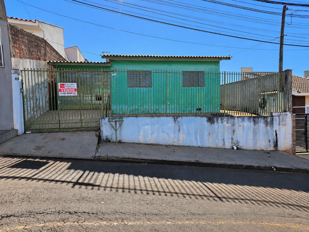 Residência para venda no Nucleo Habitacional Papa Joao Paulo em Apucarana com 300,00m² por R$ 250.000,00