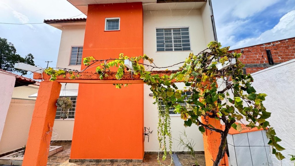 Sobrado para locacao no Jardim Eliane em Apucarana com 0m² por R$ 1.050,00