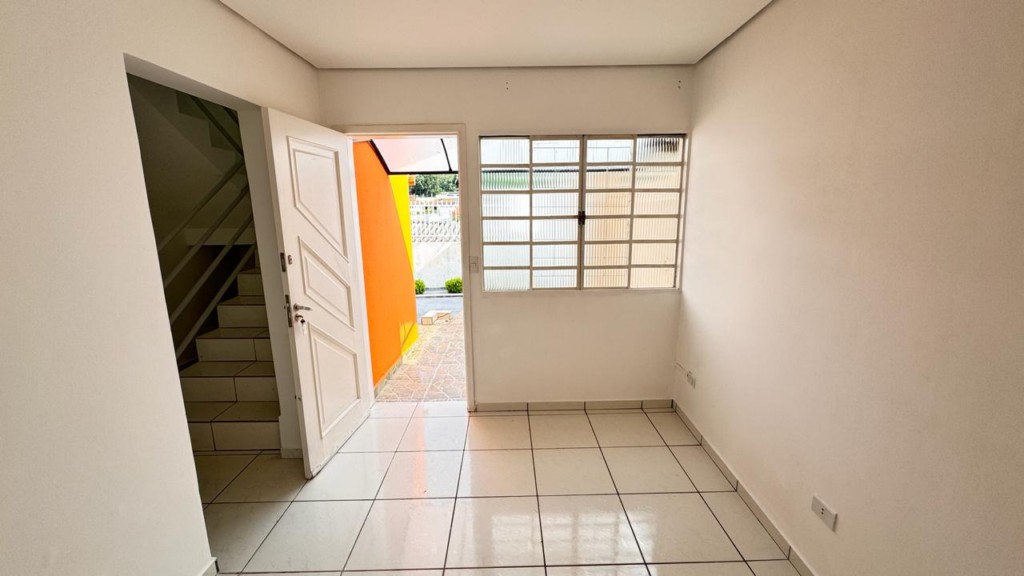 Sobrado para locacao no Jardim Eliane em Apucarana com 0m² por R$ 1.050,00