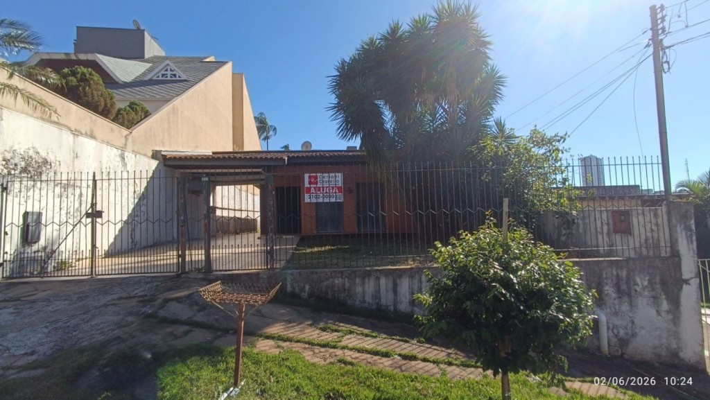 Residência para locacao no Centro em Apucarana com 0,00m² por R$ 2.200,00