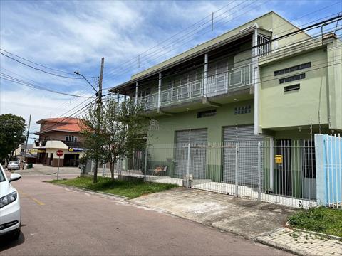 Apartamento para locacao no Sitio Cercado em Curitiba com 210m² por R$ 2.725,00