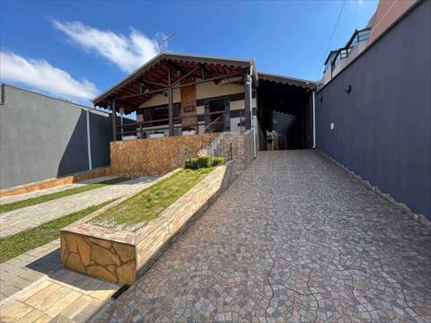 Casa Residencial para venda no Xaxim em Curitiba com 308m² por R$ 1.200.000,00