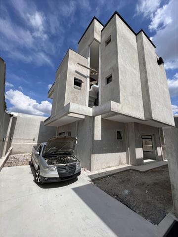 Sobrado para venda no Novo Mundo em Curitiba com 140,75m² por R$ 1.150.000,00