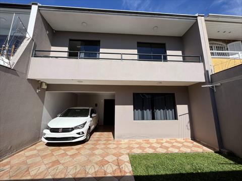 Sobrado para venda no Xaxim em Curitiba com 147m² por R$ 720.000,00