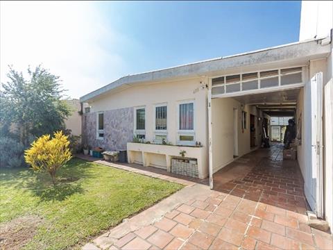 Casa Residencial para venda no Xaxim em Curitiba com 370m² por R$ 950.000,00