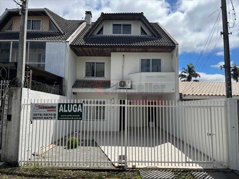 Sobrado para locacao no Uberaba em Curitiba com 149,81m² por R$ 4.625,00