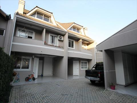 Sobrado para locacao no Jardim das Americas em Curitiba com 148,64m² por R$ 6.000,00