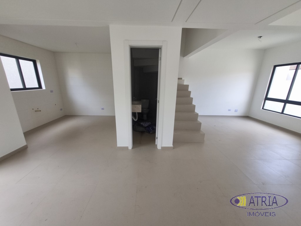 Sobrado para venda no Lindoia em Curitiba com 147m² por R$ 699.000,00