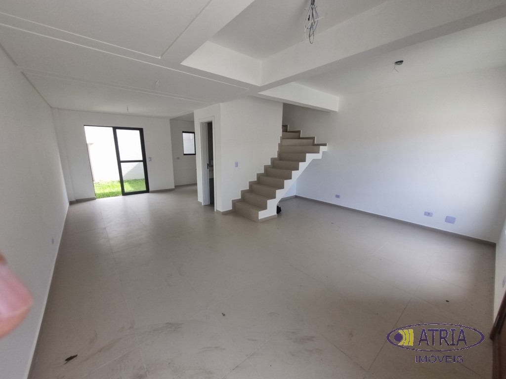 Sobrado para venda no Lindoia em Curitiba com 141m² por R$ 629.000,00