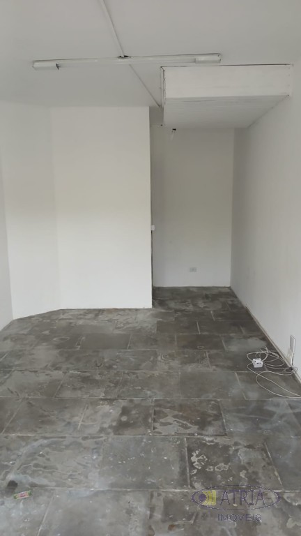 Loja para locacao no Santa Quiteria em Curitiba com 30m² por R$ 1.875,00