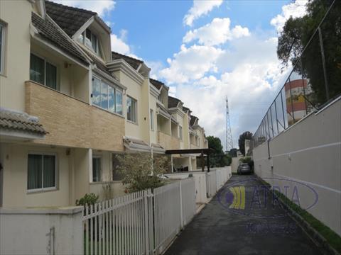 Sobrado para venda no Orleans em Curitiba com 123,87m² por R$ 820.000,00